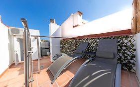 Private Rooftop & Elegant Studio - Center By Rems